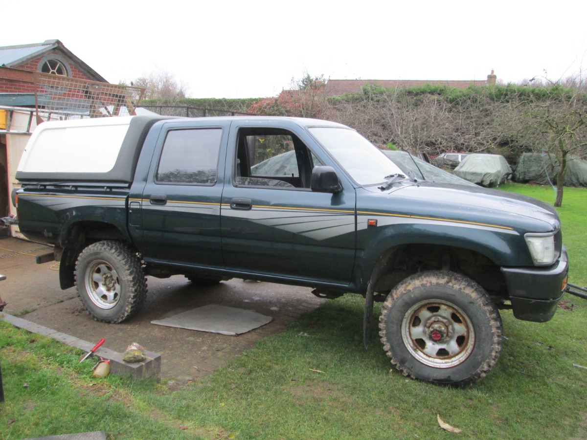 1995 Toyota Hilux Image 1